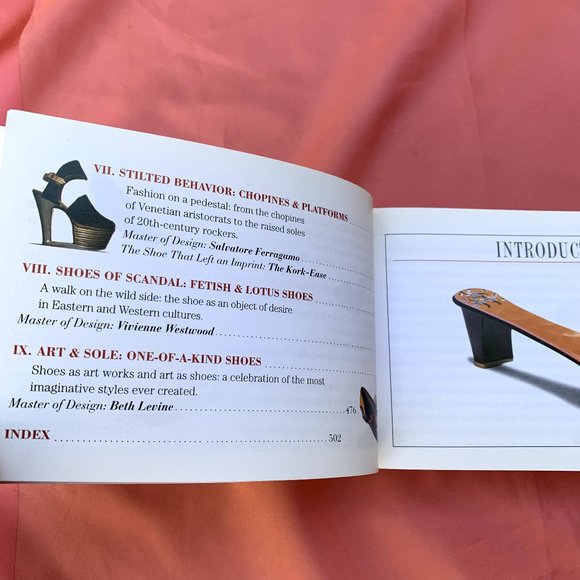 Book on Shoes by Linda O'Keeffe 500 pages History - Picture 7 of 8